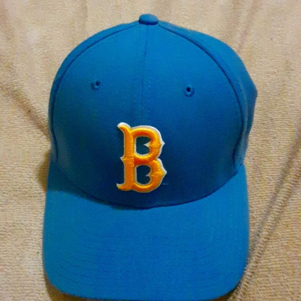 A size large/ extra large UCLA hat